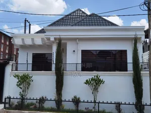 3bdrm Villa in 🏘የሚሸጥ ምርጥ ቪላ ቤት ሰሚት, Bole for sale