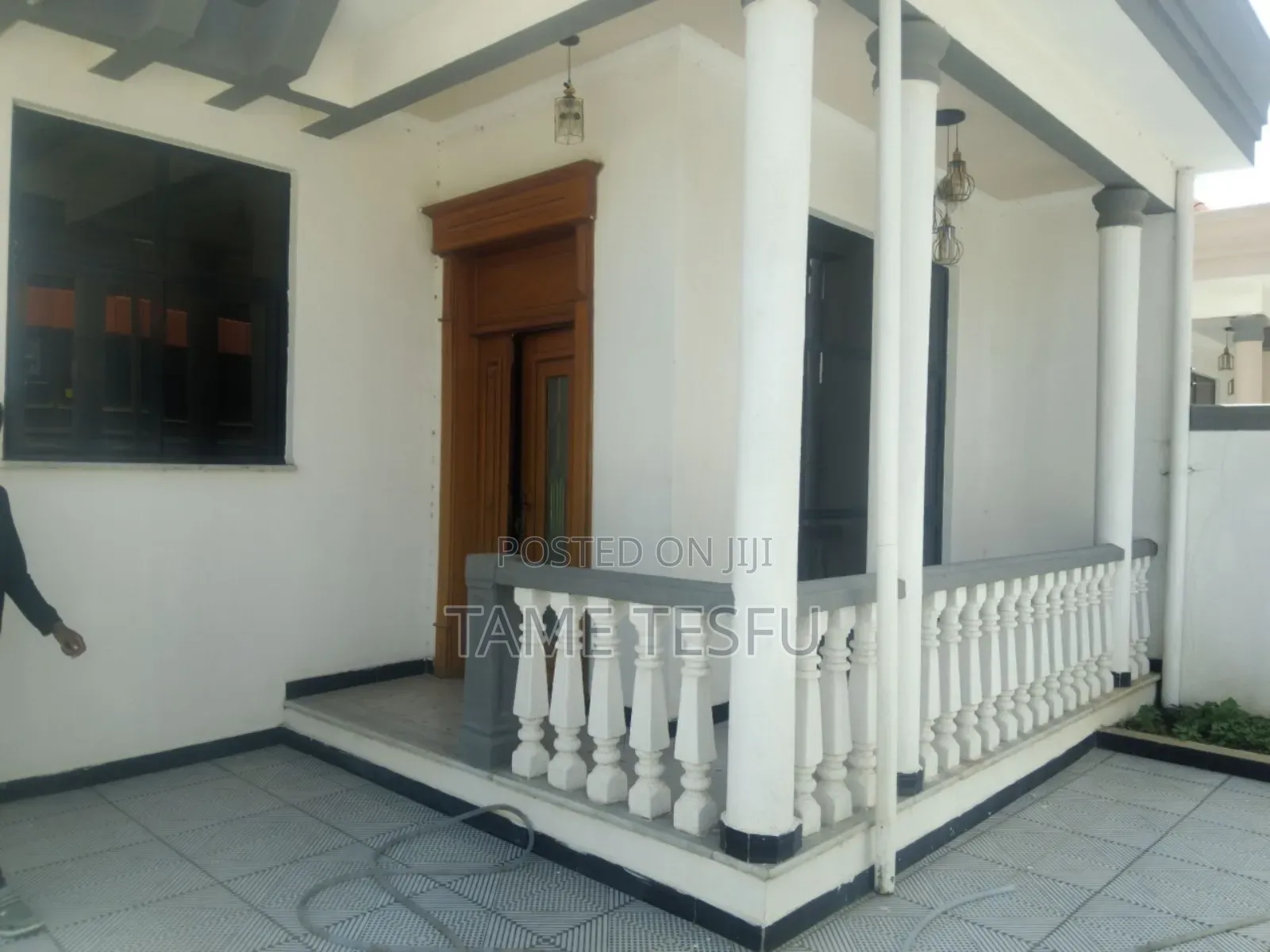 Furnished 3bdrm Villa in Summit, Bole for sale