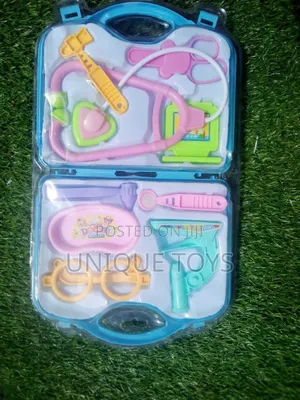 Little Doctor Family Medical Kit Suitcase: 11 Pieces
