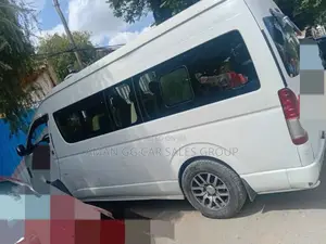 Toyota HiAce 2018 White