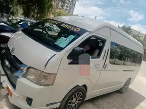 Toyota HiAce 2018 White