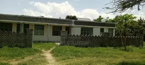 Furnished 5bdrm House in ስላሴ አካባቢ, Adama for rent
