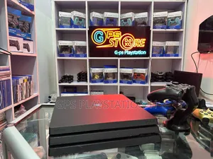 Playstation 4 Pro Dubie Used PSSSS 4
