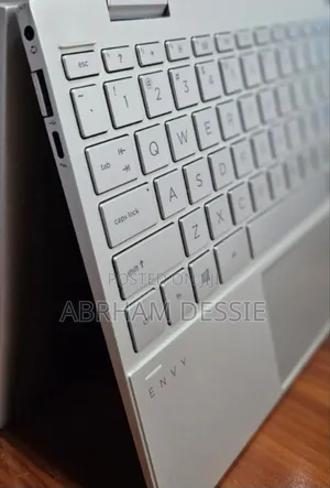 New Laptop HP Envy X360 8GB Intel Core I7 SSD 512GB