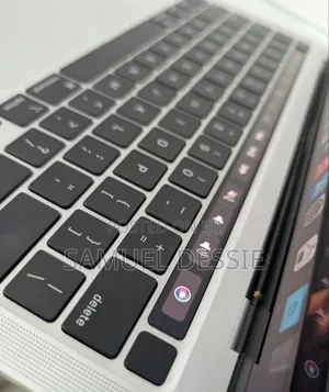 New Laptop Apple MacBook Pro 2020 8GB Intel Core I5 SSD 256GB