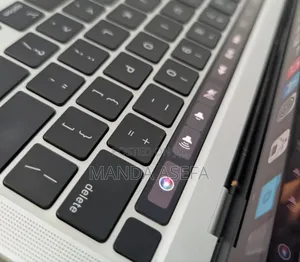 New Laptop Apple MacBook Pro 2020 8GB Intel Core I5 SSD 256GB