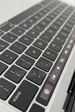 New Laptop Apple MacBook Pro 2020 8GB Intel Core I5 SSD 256GB