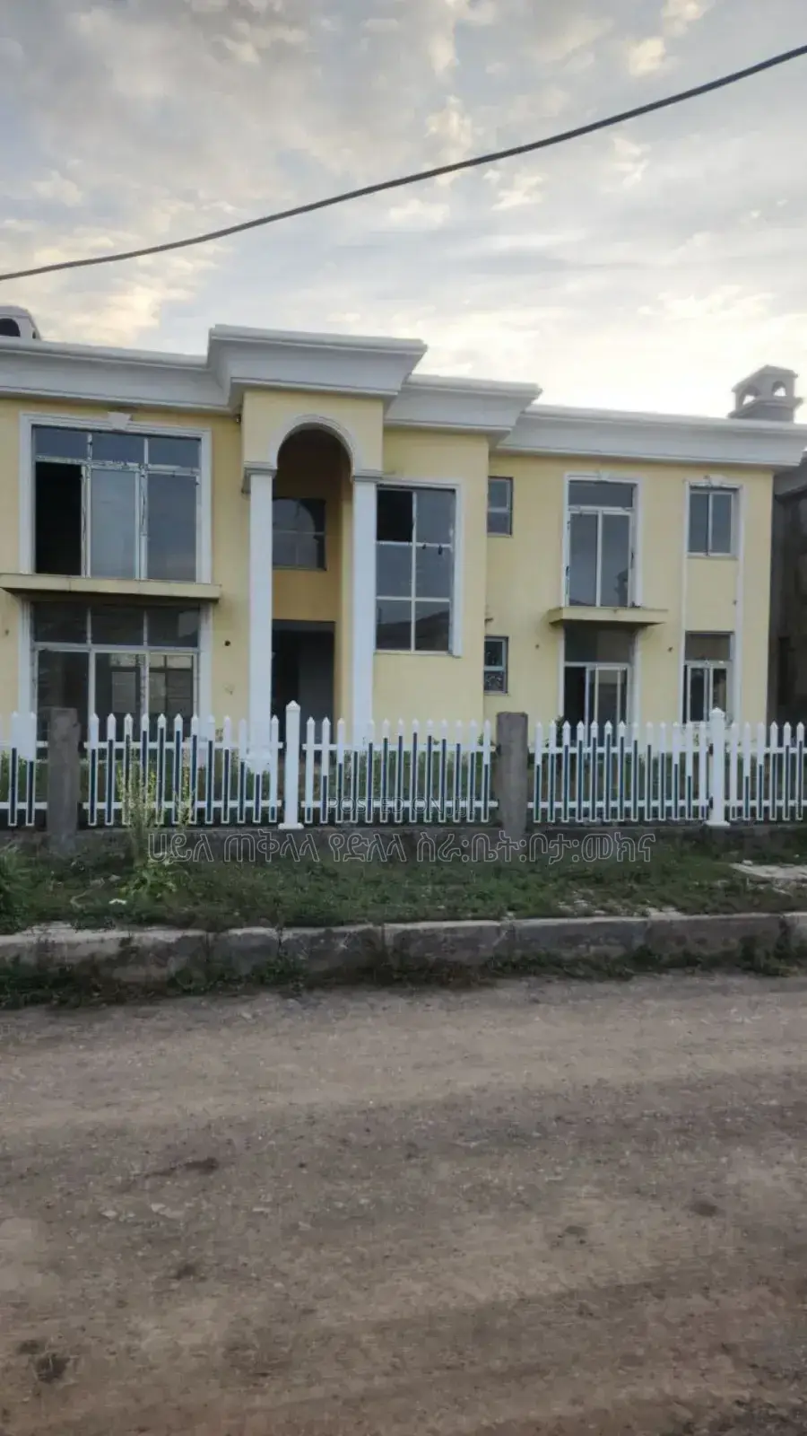 5bdrm House in Ccd Real State, Oromia-Finfinne for sale