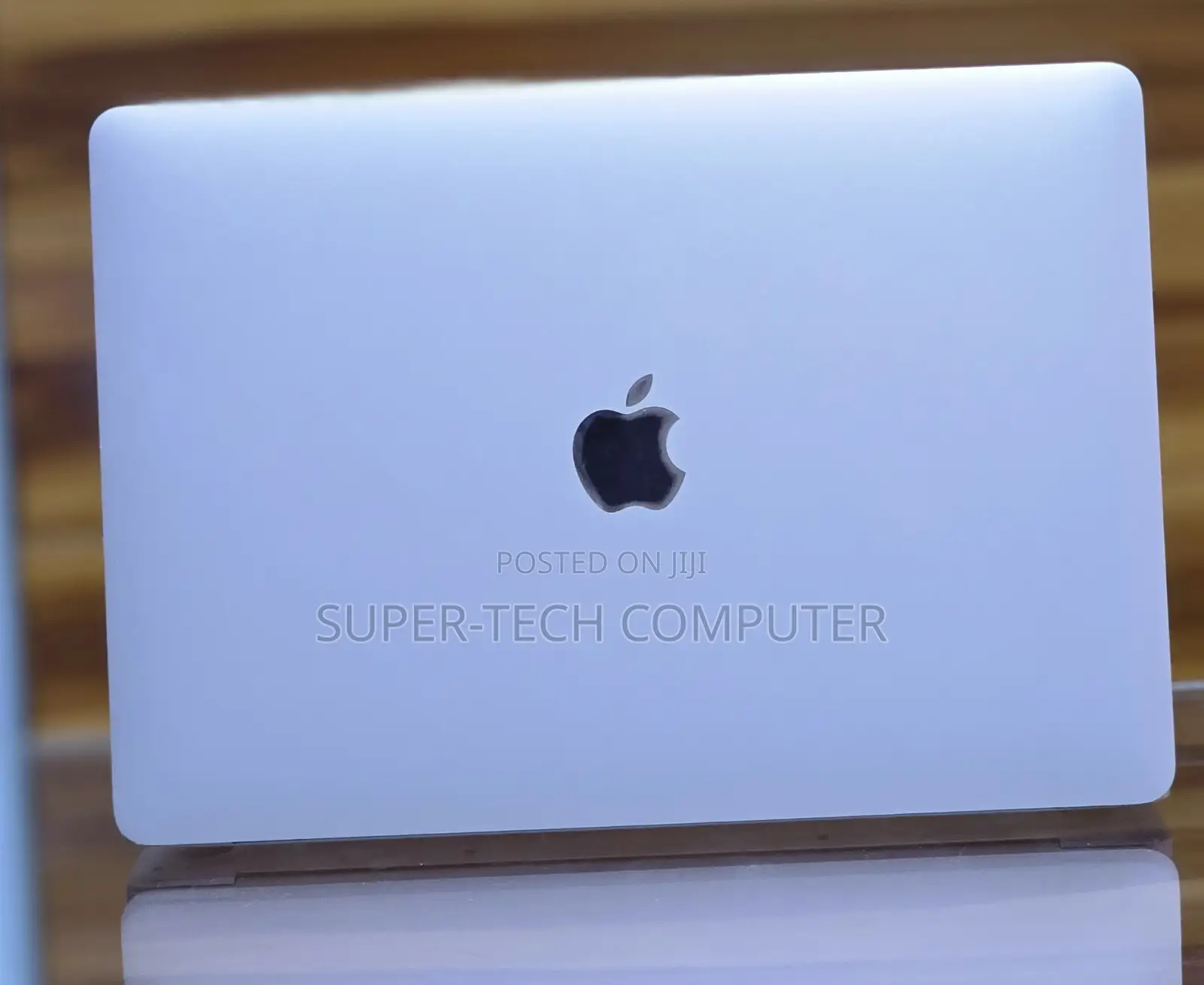 New Laptop Apple MacBook Pro 2020 8GB Intel Core I5 SSD 256GB