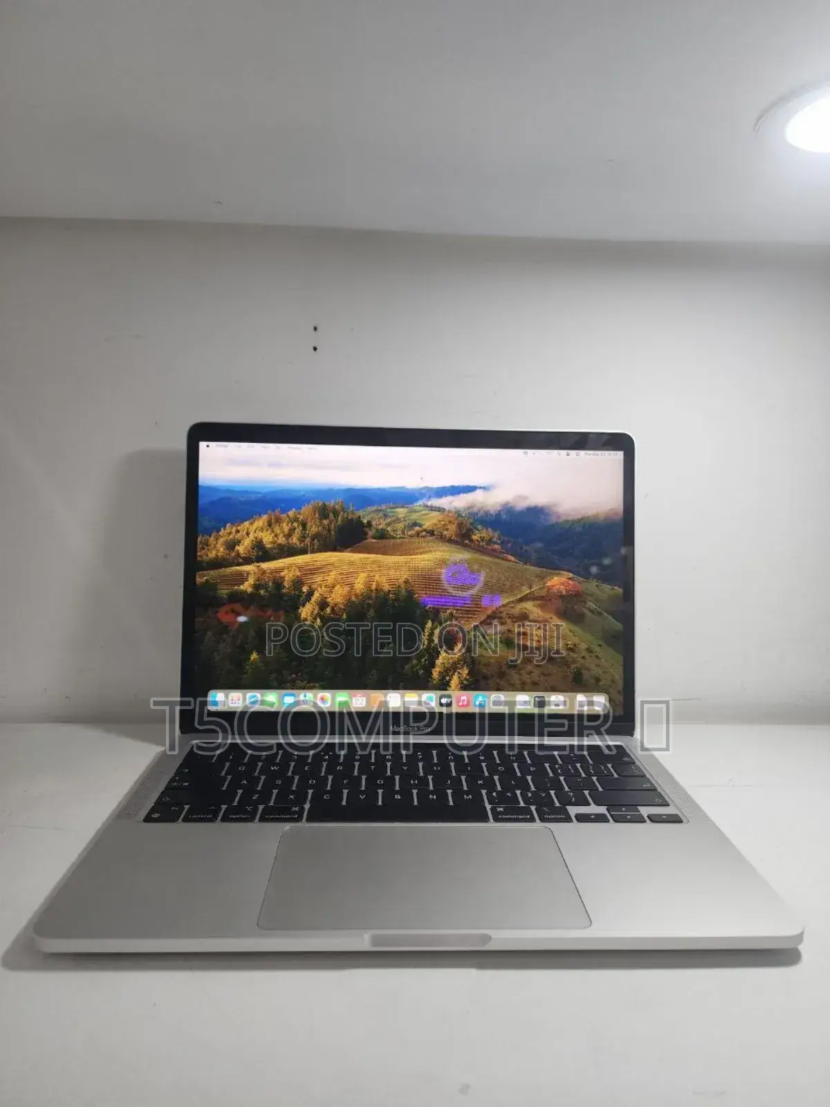 New Laptop Apple MacBook Pro M1 8GB Apple M1 SSD 256GB
