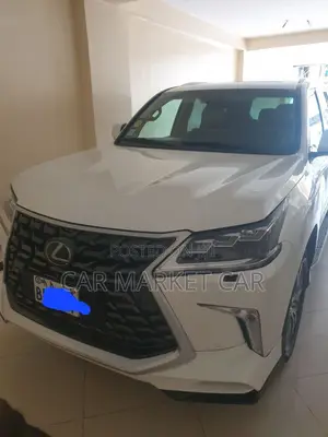 Lexus LX 570 AWD 2019 White