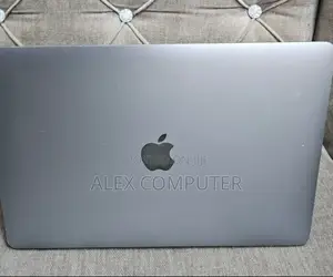 New Laptop Apple MacBook Pro 2017 16GB Intel Core I5 SSD 256GB