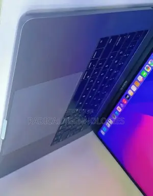 New Laptop Apple MacBook Pro 2017 16GB Intel Core I7 SSD 512GB