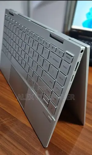 New Laptop HP Envy X360 8GB Intel Core I7 SSD 512GB