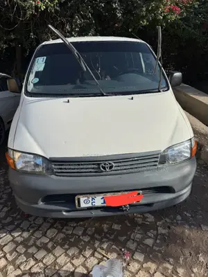 Toyota HiAce 2005 White