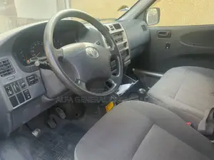 Toyota HiAce 2005 White