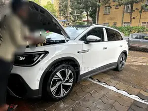 Volkswagen ID.6 2024 White