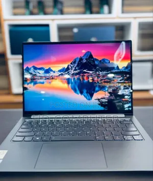 New Laptop Lenovo Yoga 7i 16GB Intel Core I5 SSD 512GB