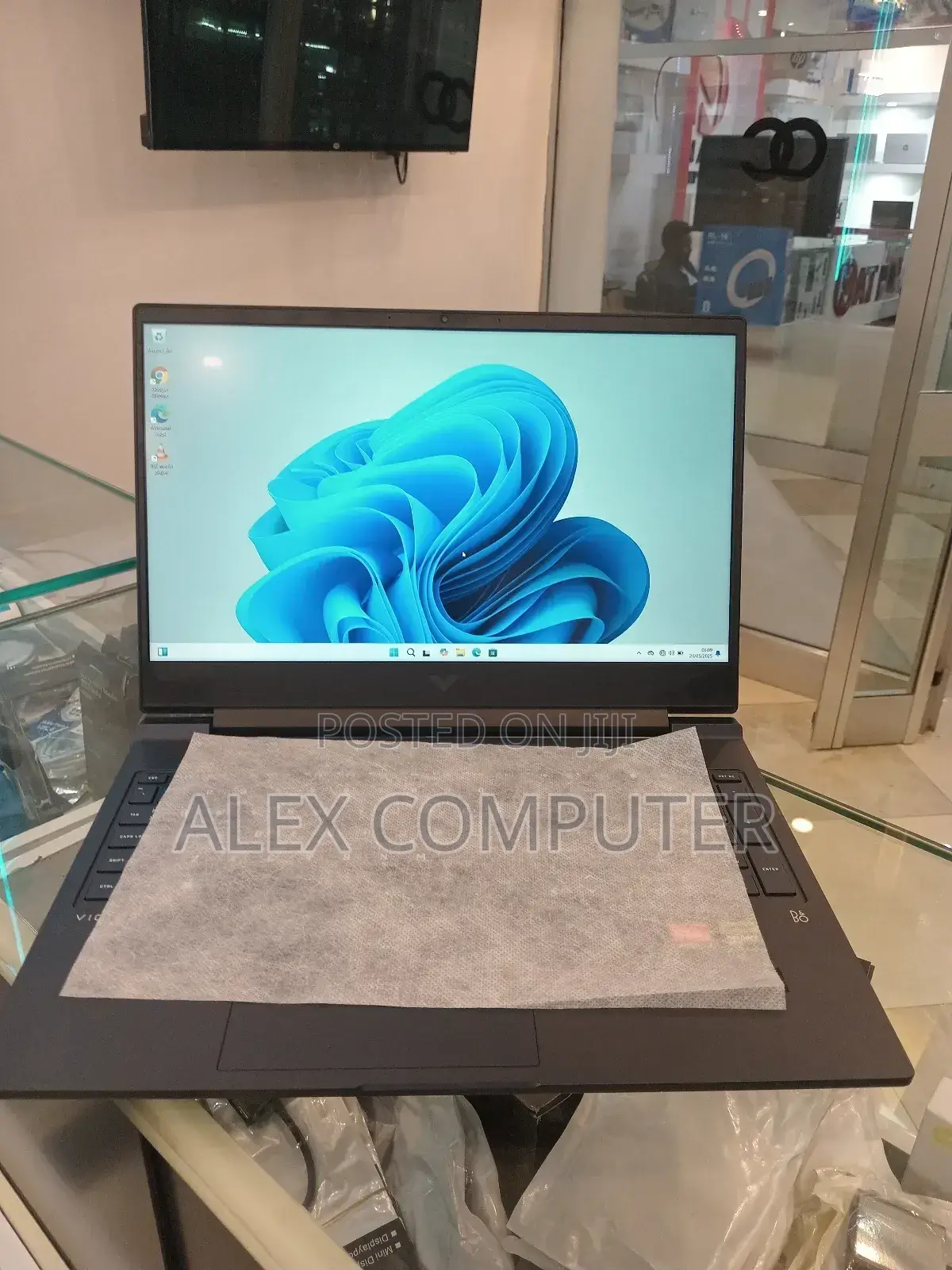 New Laptop HP Victus 16 16GB AMD Ryzen 7 SSD 1T