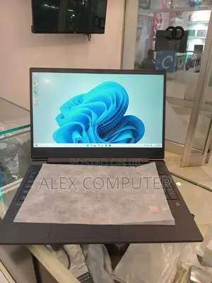 New Laptop HP Victus 16 16GB AMD Ryzen 7 SSD 1T