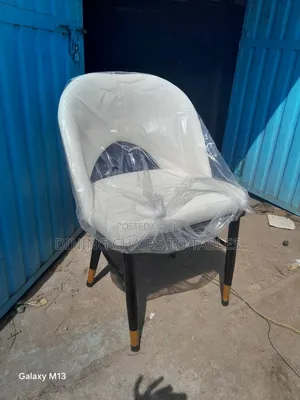 ለካፌ፣ ባር፣ እና ሬስቶራንቶች ለአይን የሚስቡ፣ ለሰውነት የሚመቹ አዳዲስ ወንበር