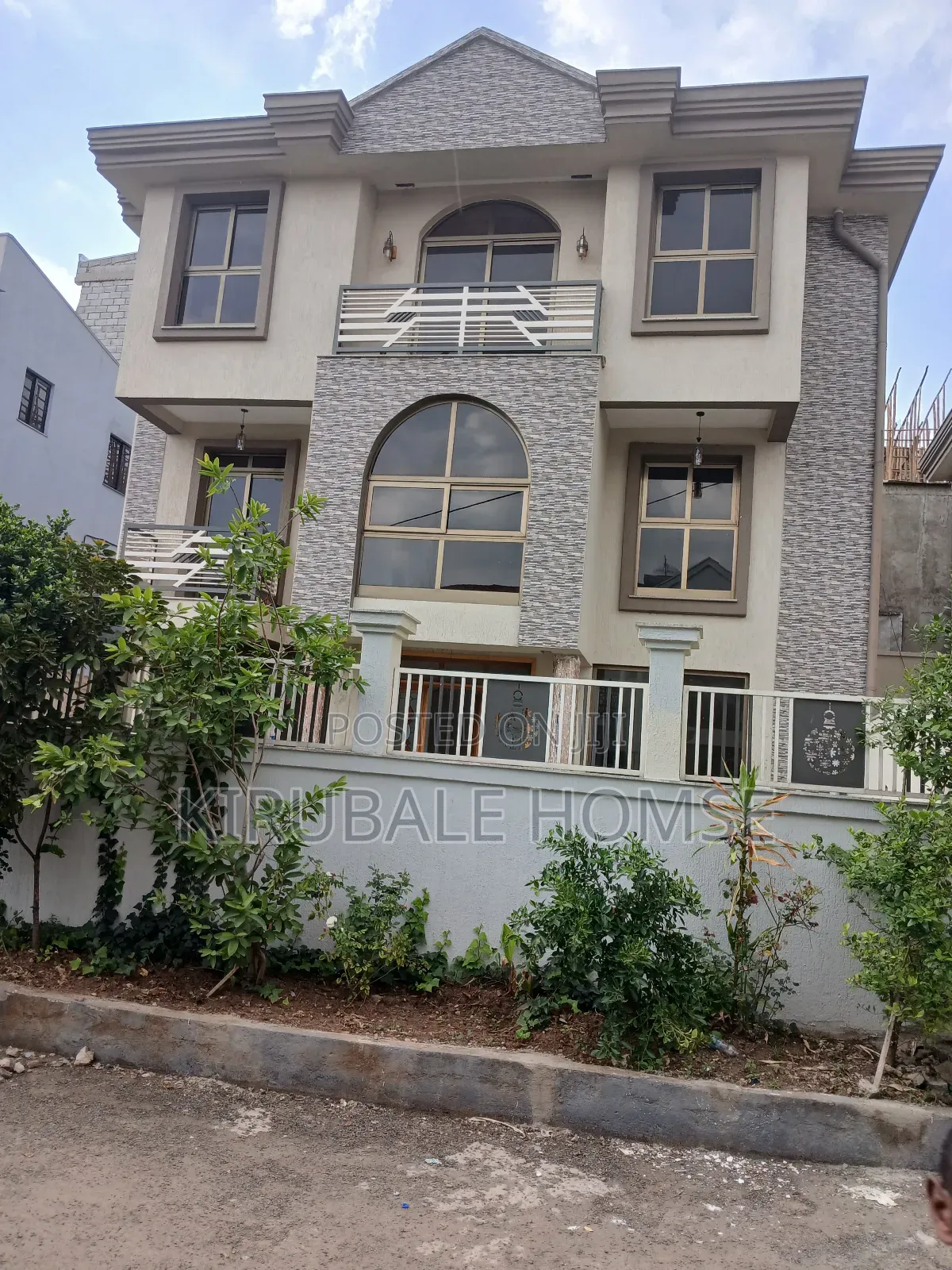 8bdrm Villa in ሳሚት ካብሪጅ, Bole for rent