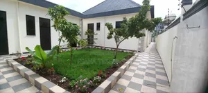 5bdrm House in Villa, Yeka for rent