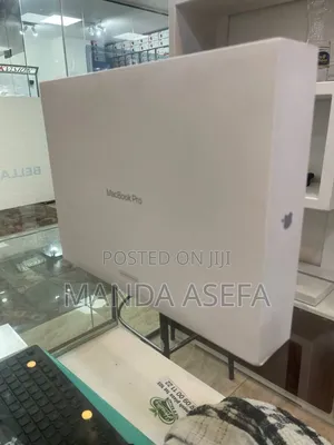 New Laptop Apple MacBook Pro 16GB Apple M2 SSD 4T