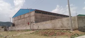 የሚከራይ 10000 ካሬ ላይ ያረፈ መጋዘን