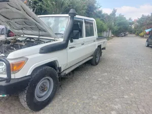 Toyota Land Cruiser 2018 White