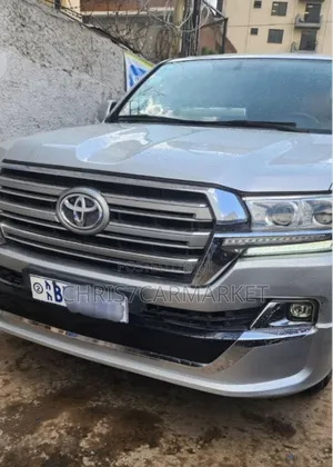 Toyota Land Cruiser 4.5 V8 VXR 2016 Silver