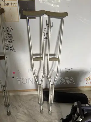 Crutchesا٦crutches田سa Pair of Heavy-Duty Universal Crutches