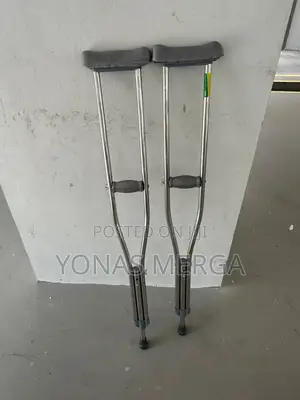 Crutches٢٣crutches
ክራንችtags: Crutches, Underarm, Walking Aid