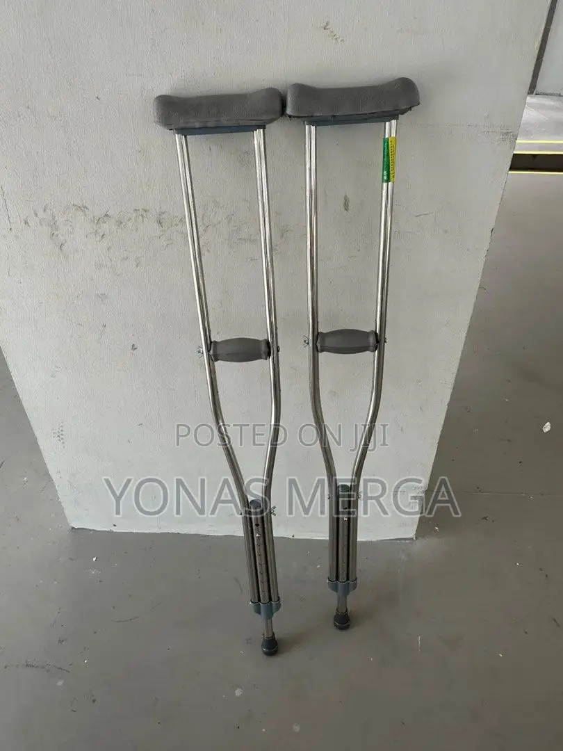 Crutches٢٣crutches
ክራንችtags: Crutches, Underarm, Walking Aid