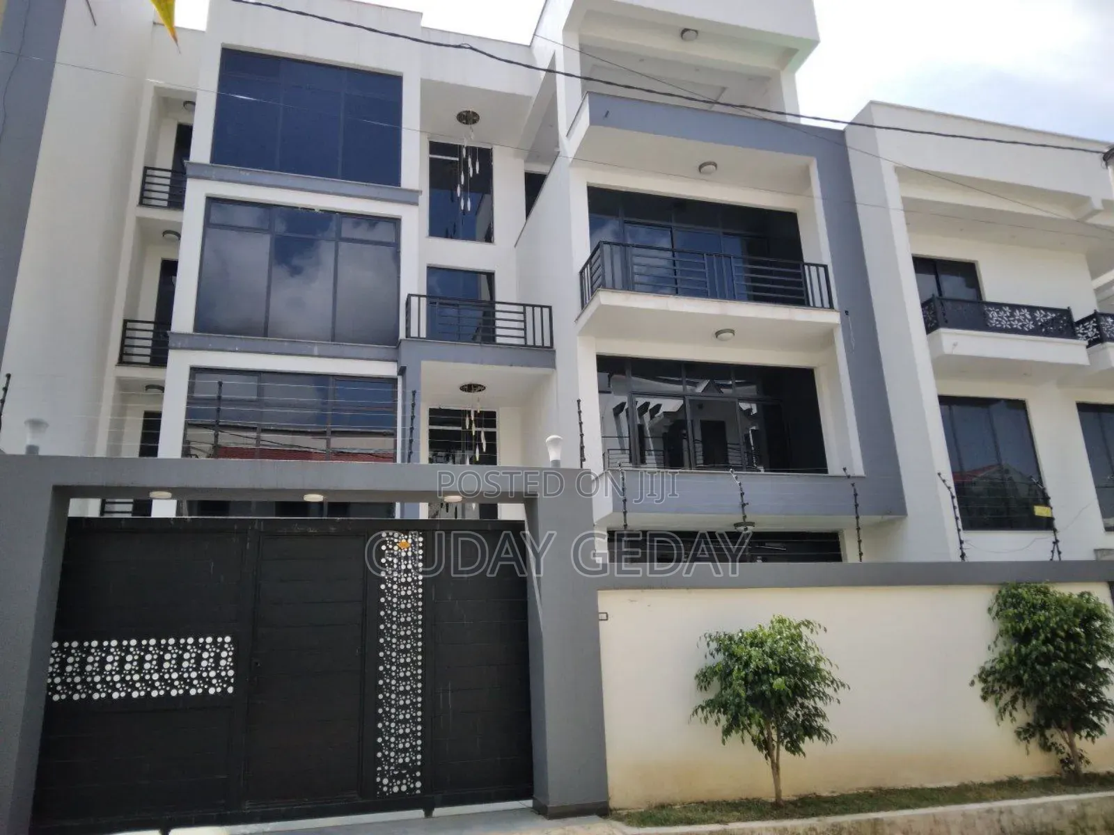 Furnished 8bdrm Duplex in Yeka for sale