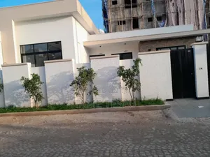 Furnished 4bdrm Villa in Summit Fiyel ቤት, Bole for sale