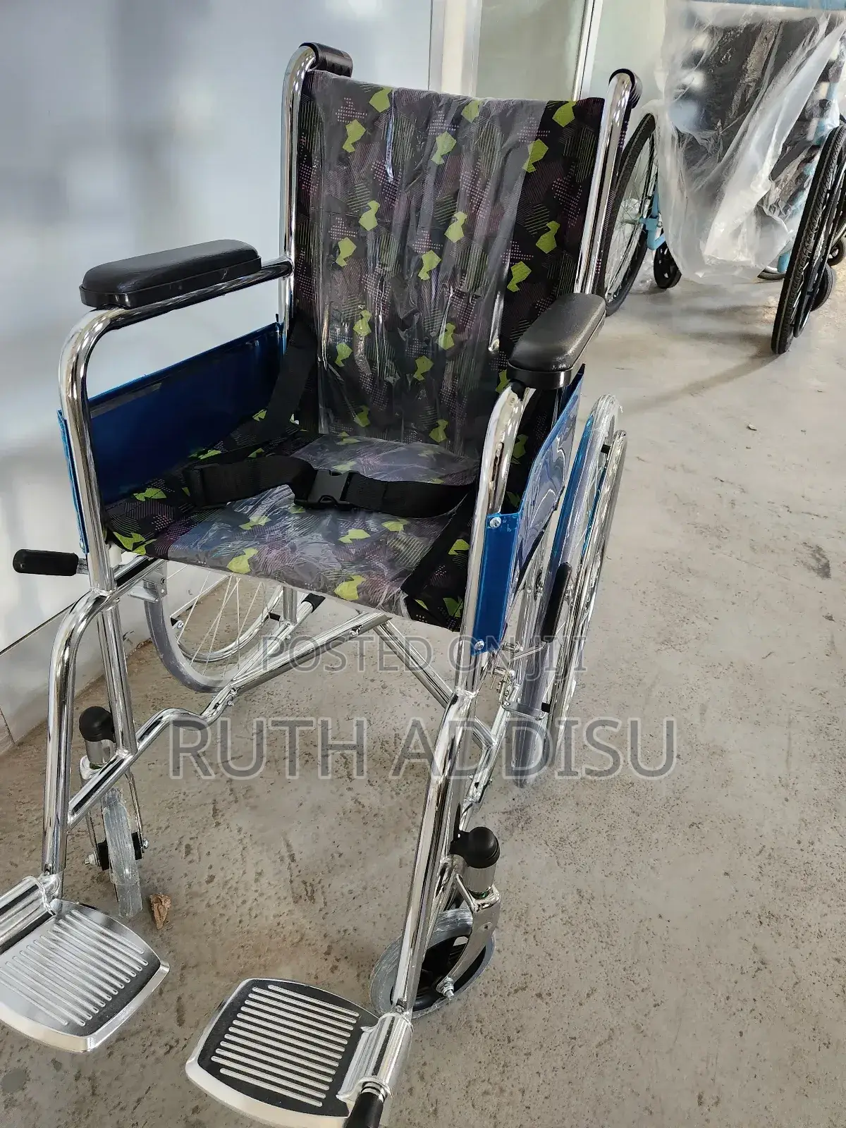 Belted Kids Manual Wheelchair來的wheelchair地震wheelchair Brand
