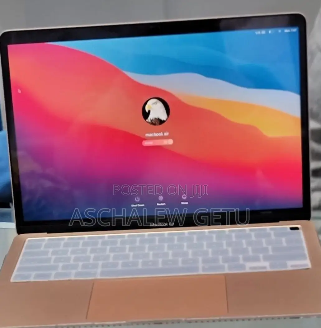New Laptop Apple MacBook Air 2020 M1 8GB Apple M1 SSD 256GB