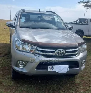 Toyota Hilux 2016 Silver