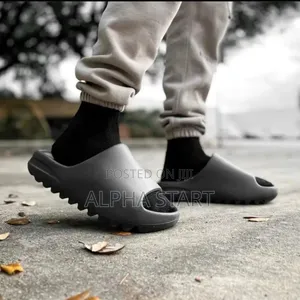 Yeezy Slide 
Slipper Master Quality Shoes for You