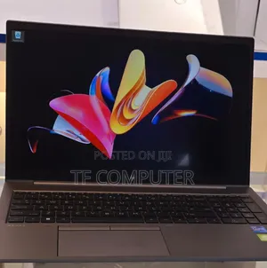 New Laptop HP ZBook Firefly G8 16GB Intel Core I7 SSD 1T