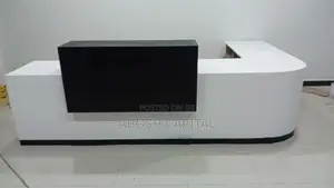 Reception Table ( የእንግዳ መቀበያ ጠረጴዛ )