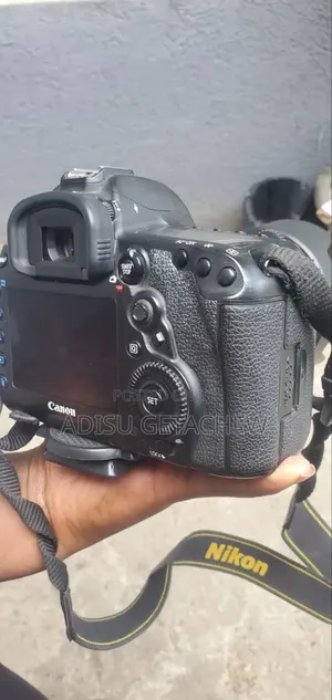 Camera 3000 and Gimbal 1800 and ስታንድ ኪራይ