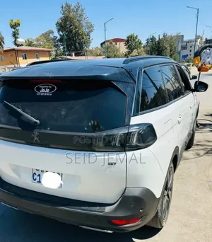 Peugeot 5008 2022 White