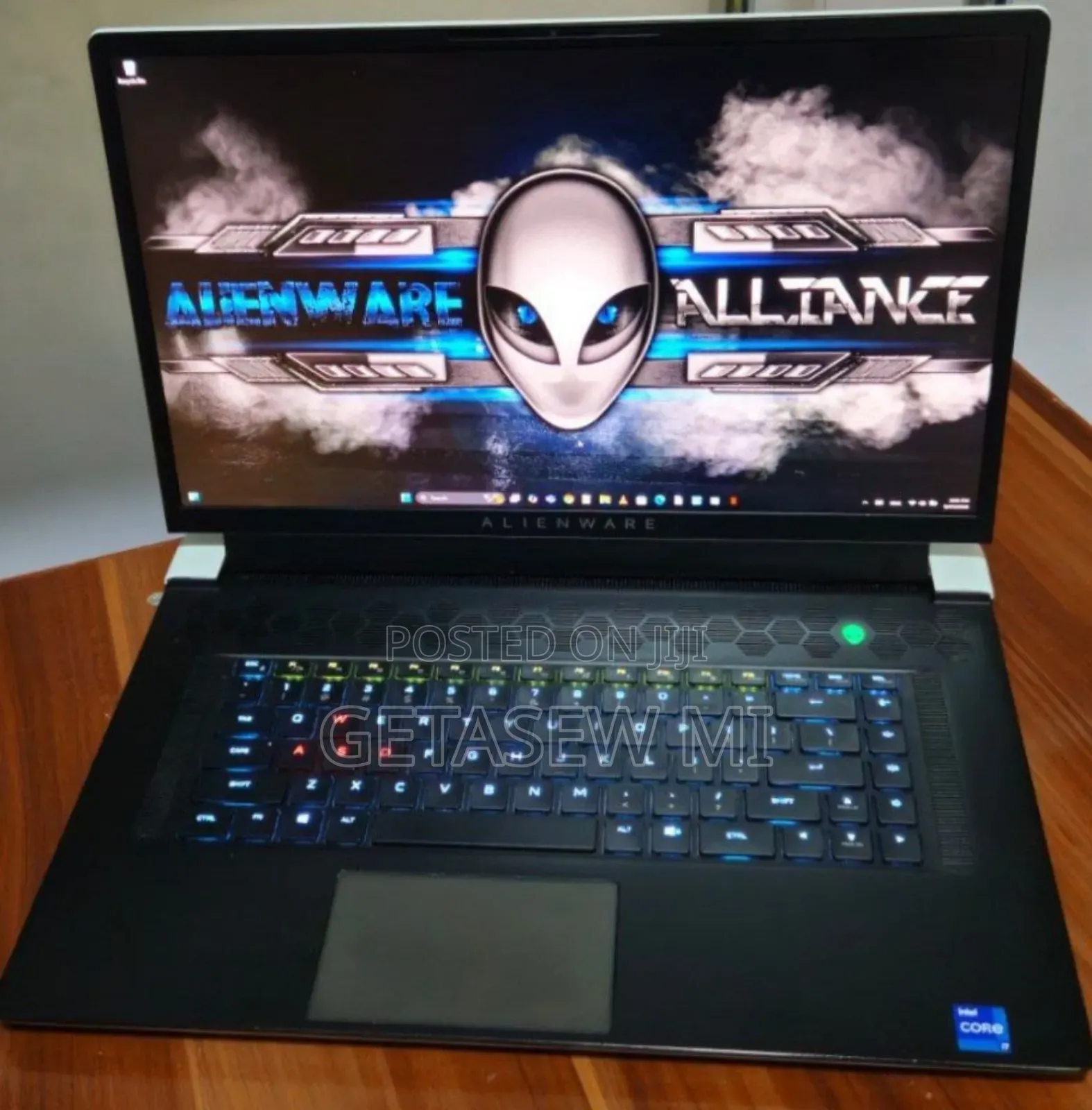 New Laptop Alienware M17x R2 16GB Intel Core I7 SSD 1T