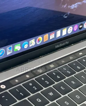 New Laptop Apple MacBook Pro 8GB Intel Core I5 SSD 256GB