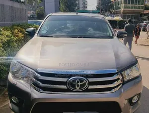 Toyota Hilux 2018 Gray