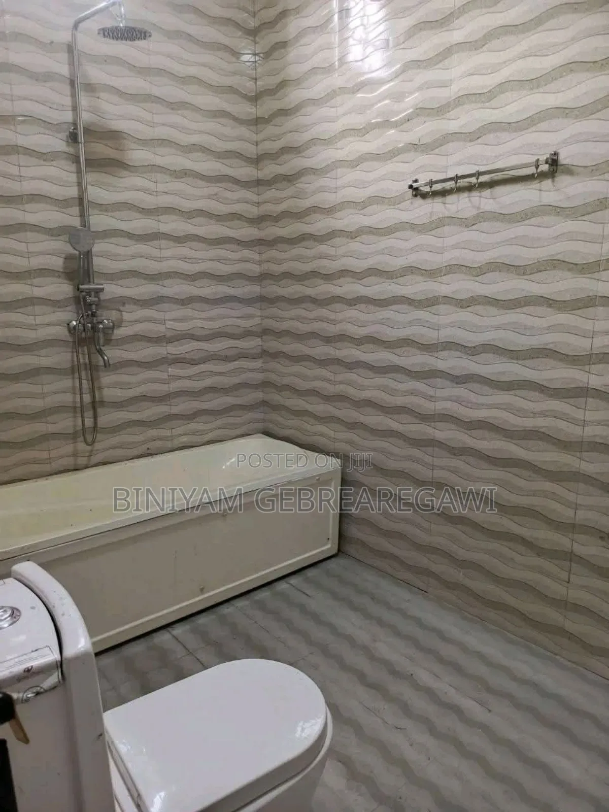 5bdrm House in House, Yeka for rent