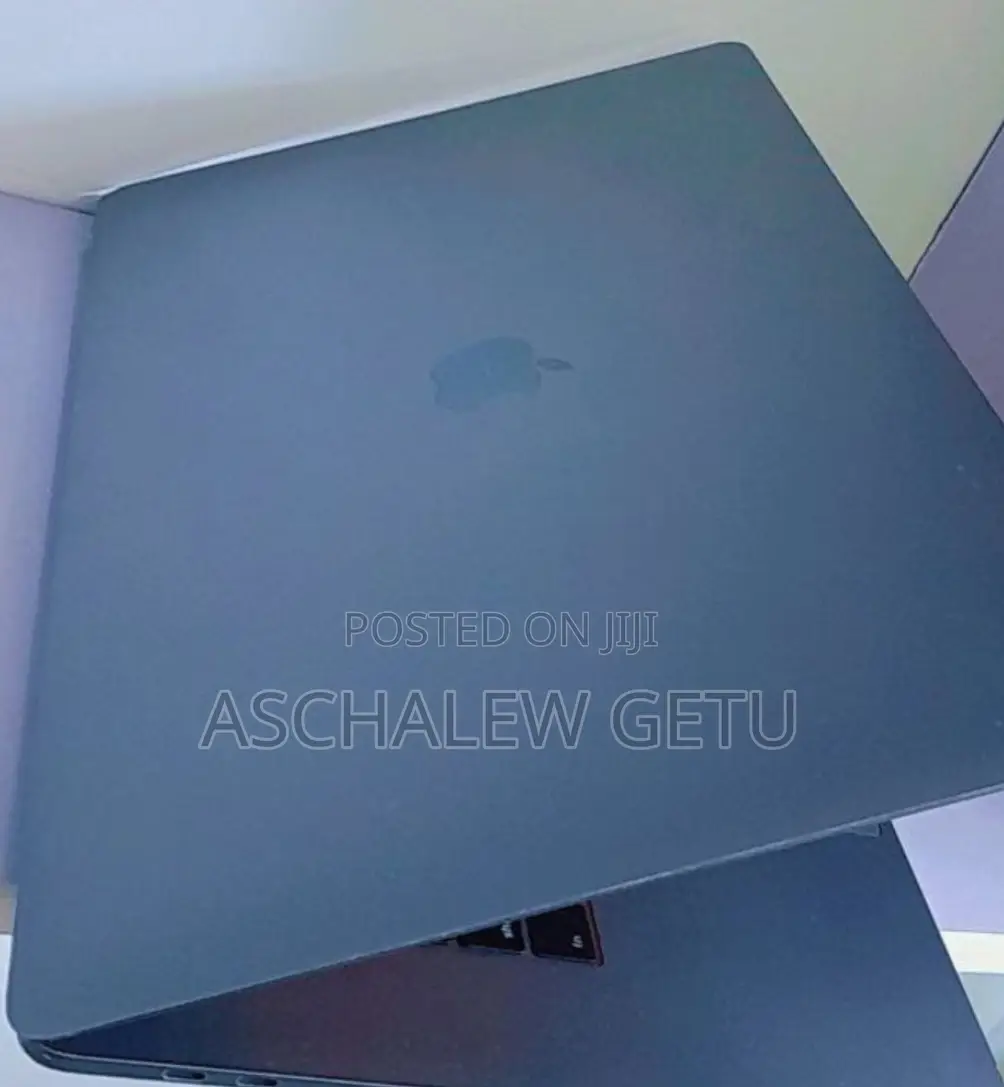 New Laptop Apple MacBook Pro 2017 16GB Intel Core I7 SSD 512GB