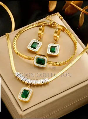Stain Less Still Womens Neckless , Bracelet, Earings Set